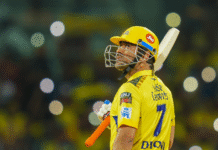 धोनी का टूटा बैट और सुनहरी यादें… रांची वाले बंगले में 2011 वर्ल्ड कप की जीत वाला बल्ला, देखिए तस्वीरें…