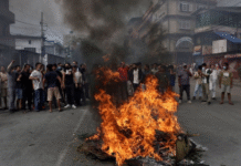 नेपाल में बवाल, राष्ट्रपति आवास में घुसे प्रदर्शनकारी, मचाई तोड़फोड़, PM ओली के घर पर गोलीबारी