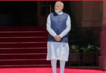 पीएम मोदी पहुंचे वाराणसी, कुछ ही देर में मॉरीशस के पीएम नवीन रामगुलाम से करेंगे मुलाकात